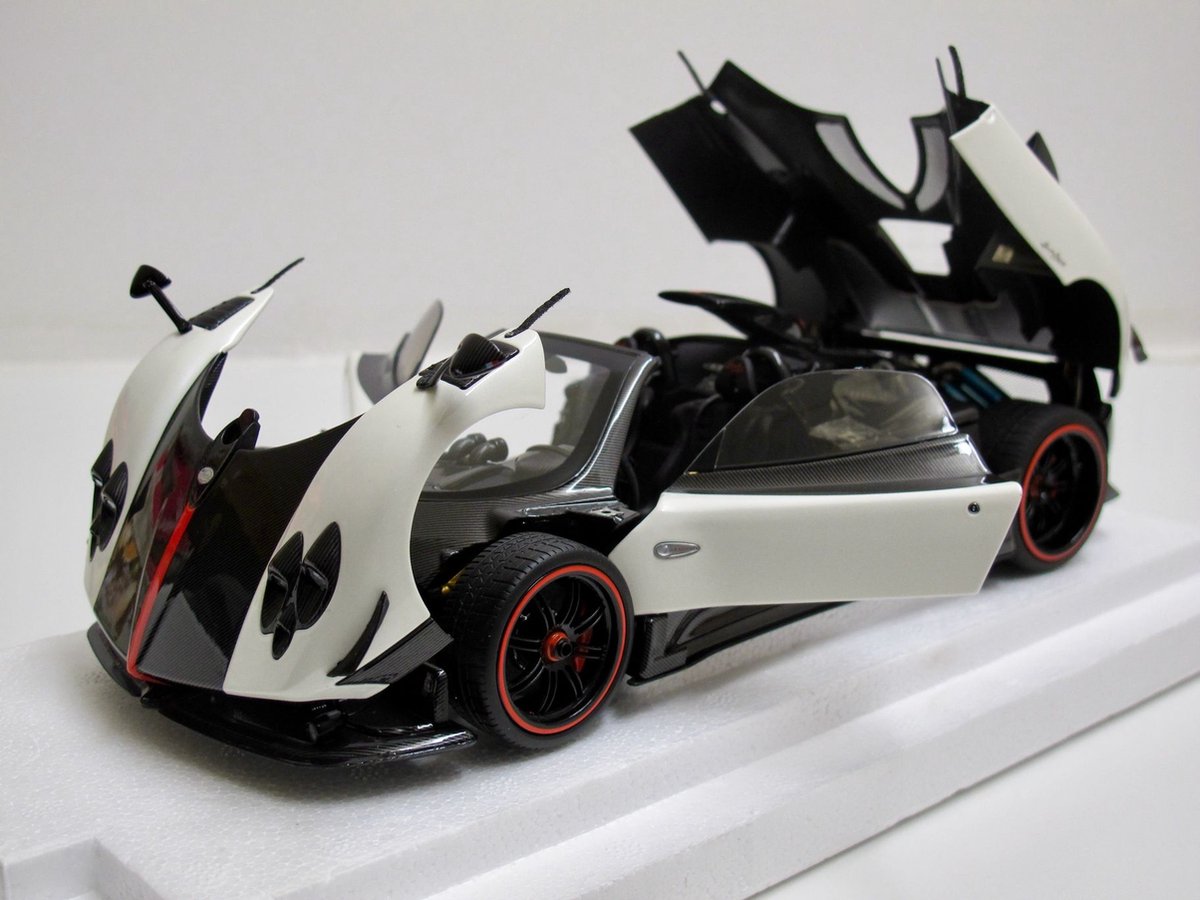 Almost Real 1/18 Pagani Zonda Cinque Roadster, Bianco Benny
