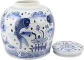 Blauw-witte porseleinen pot met deksel, versierd met koi vissen en lotusbloemen.