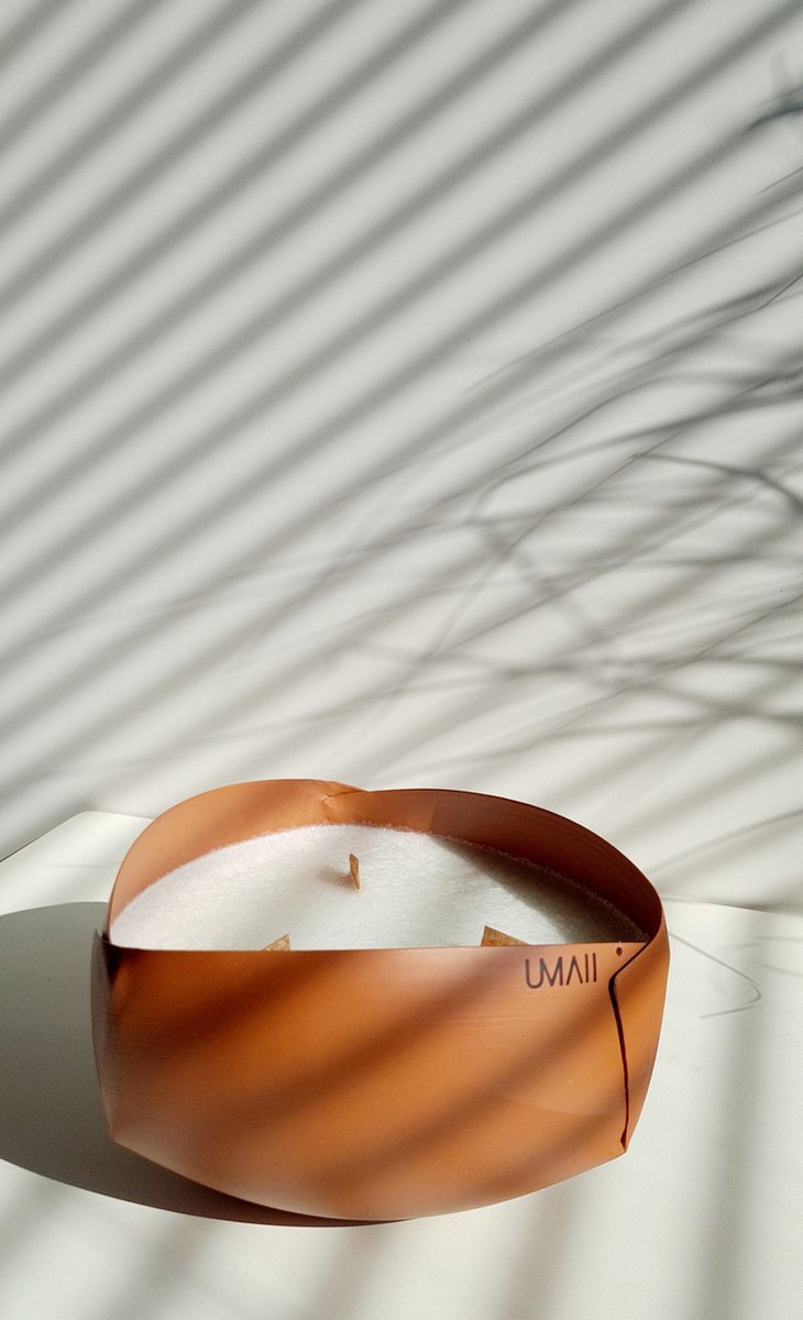 UMAII MAGALIE | Kaars | Olijfwas | Houten Wieken | Metalen Bowl