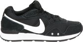 Nike Venture Runner Dames Sneakers - Black/White-Black - Maat 39