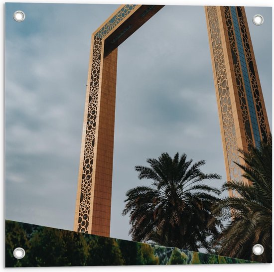 Tuinposter – Monument in Dubai  - 50x50cm Foto op Tuinposter  (wanddecoratie voor buiten en binnen)