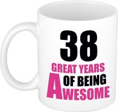 38 great years of being awesome cadeau mok / beker wit en roze