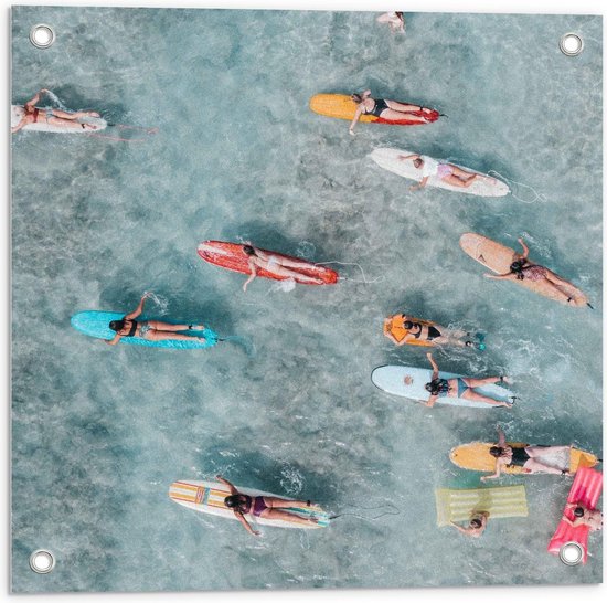 Tuinposter – Bovenaanzicht Surfers op het Water - 50x50cm Foto op Tuinposter  (wanddecoratie voor buiten en binnen)