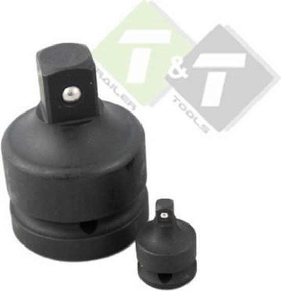Twee zwarte metalen verloopdoppen, de grotere met een 1/2 inch aandrijving en de kleinere met een 1/4 inch aandrijving.