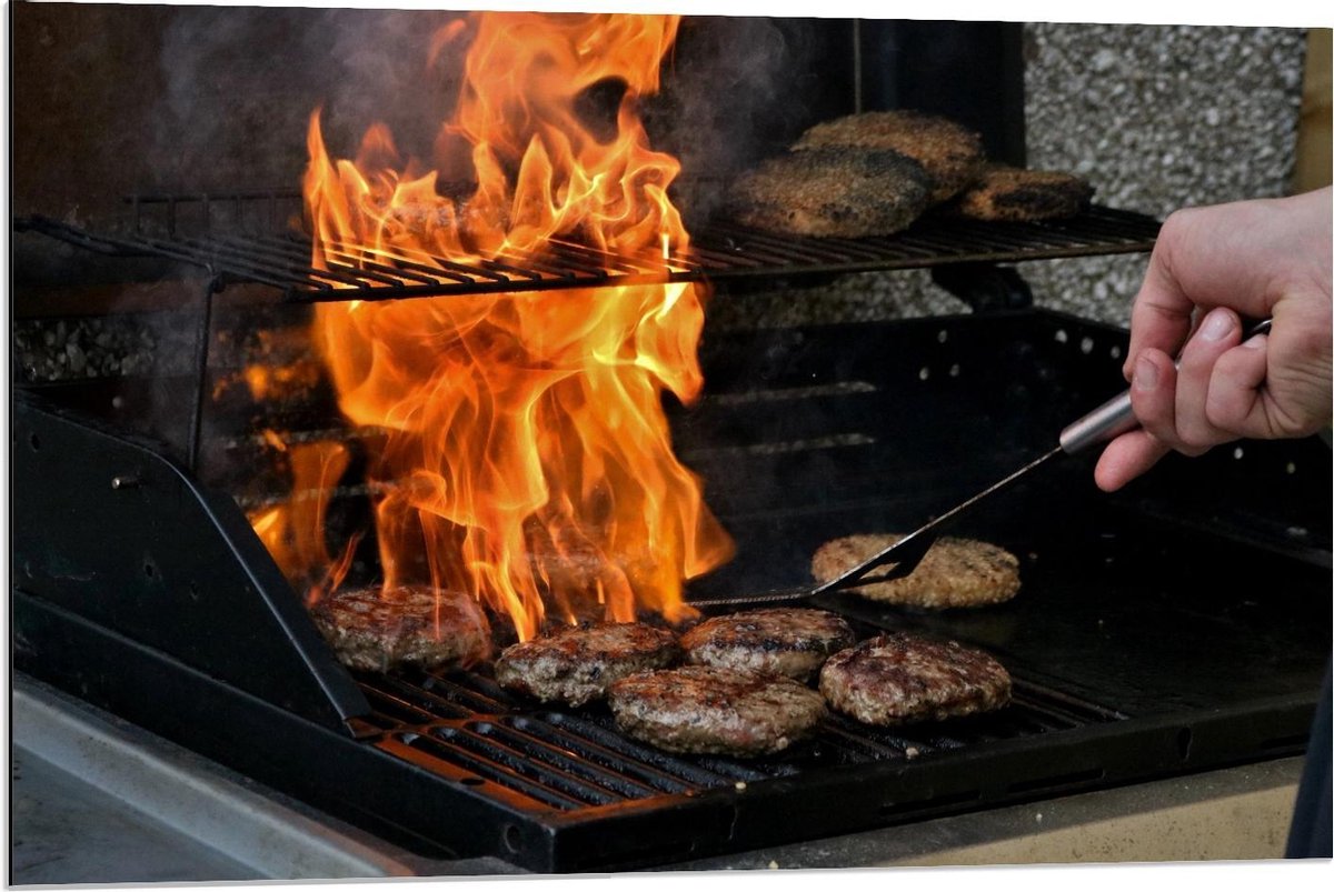 Dibond - Burgers en Vuur op de Barbecue - 90x60cm Foto op Aluminium (Wanddecoratie van met