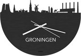 Skyline Klok Oud Groningen Zwart hout - Ø 40 cm - Stil uurwerk - Wanddecoratie - Meer steden beschikbaar - Woonkamer idee - Woondecoratie - City Art - Steden kunst - Cadeau voor hem - Cadeau voor haar - Jubileum - Trouwerij - Housewarming -