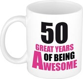 50 great years of being awesome mok wit en roze - cadeau mok / beker - 50e verjaardag - Sarah / 50 jaar