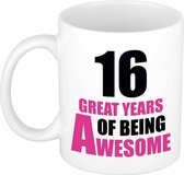 16 great years of being awesome mok wit en roze - cadeau mok / beker -16e verjaardag / 16 jaar