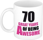 70 great years of being awesome cadeau mok / beker wit en roze