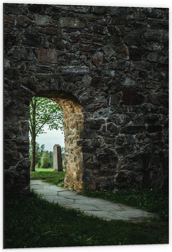 Dibond - Poort Door een Stenen Muur - 60x90cm Foto op Aluminium (Met Ophangsysteem)