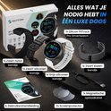 Inhoud luxe doos Siltcon FitTrack Pro: smartwatch, 4 bandjes (zwart nylon, zwart siliconen, grijs siliconen, staal), oplaadkabel, 2 screenprotectors.