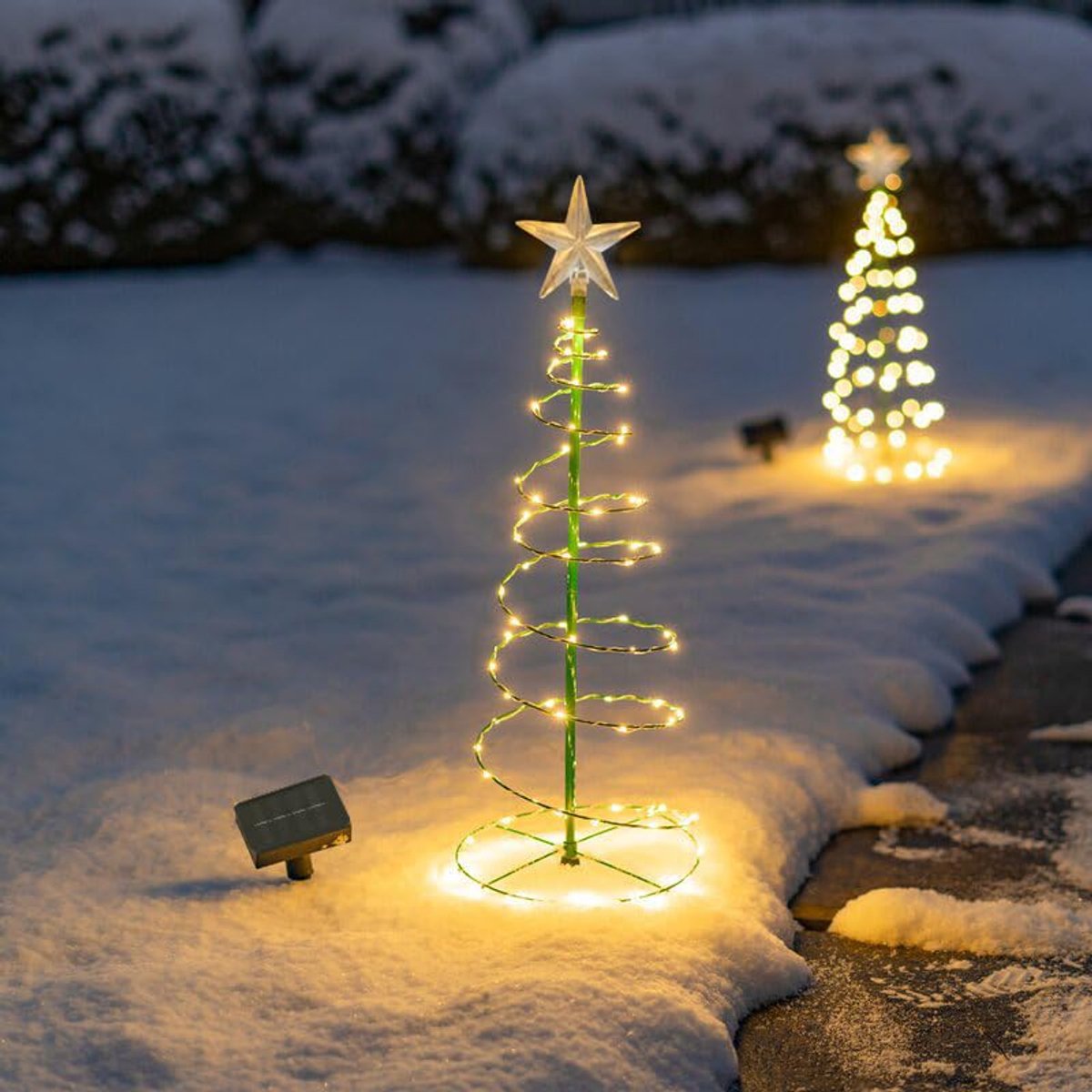 Namajunas - Kerstboom Solar Lamp - 20x20x50cm - Tuinverlichting op Zonne Energie - Solar Tuinverlichting - Kerstverlichting Buiten - Kerstversiering - Solar Lamp voor Tuin, Terras & Balkon - Kerstboom vlaggenmast