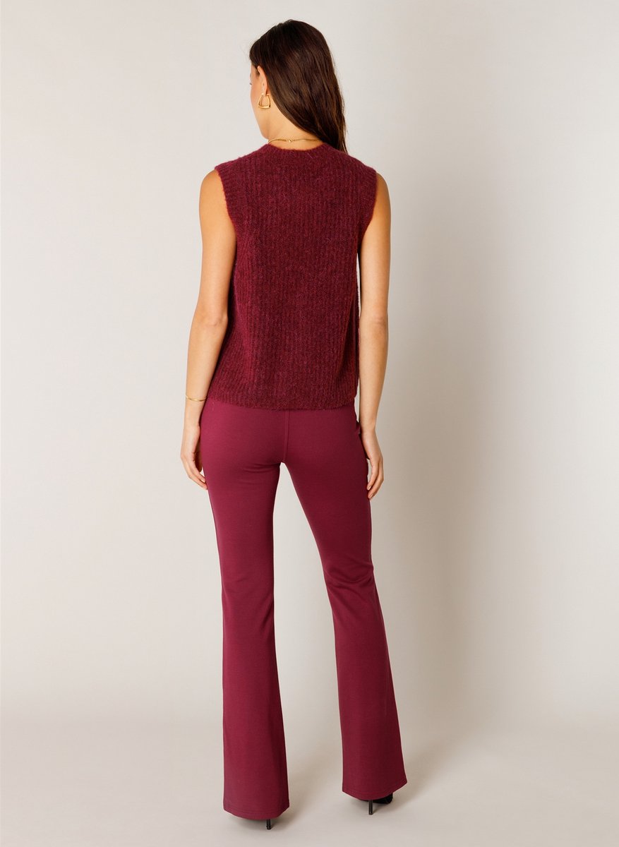 Base Level vest Nell