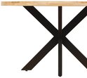 Detail van een tafel met een lichtbruin mangohouten blad met rechte rand en een zwart matrix onderstel.