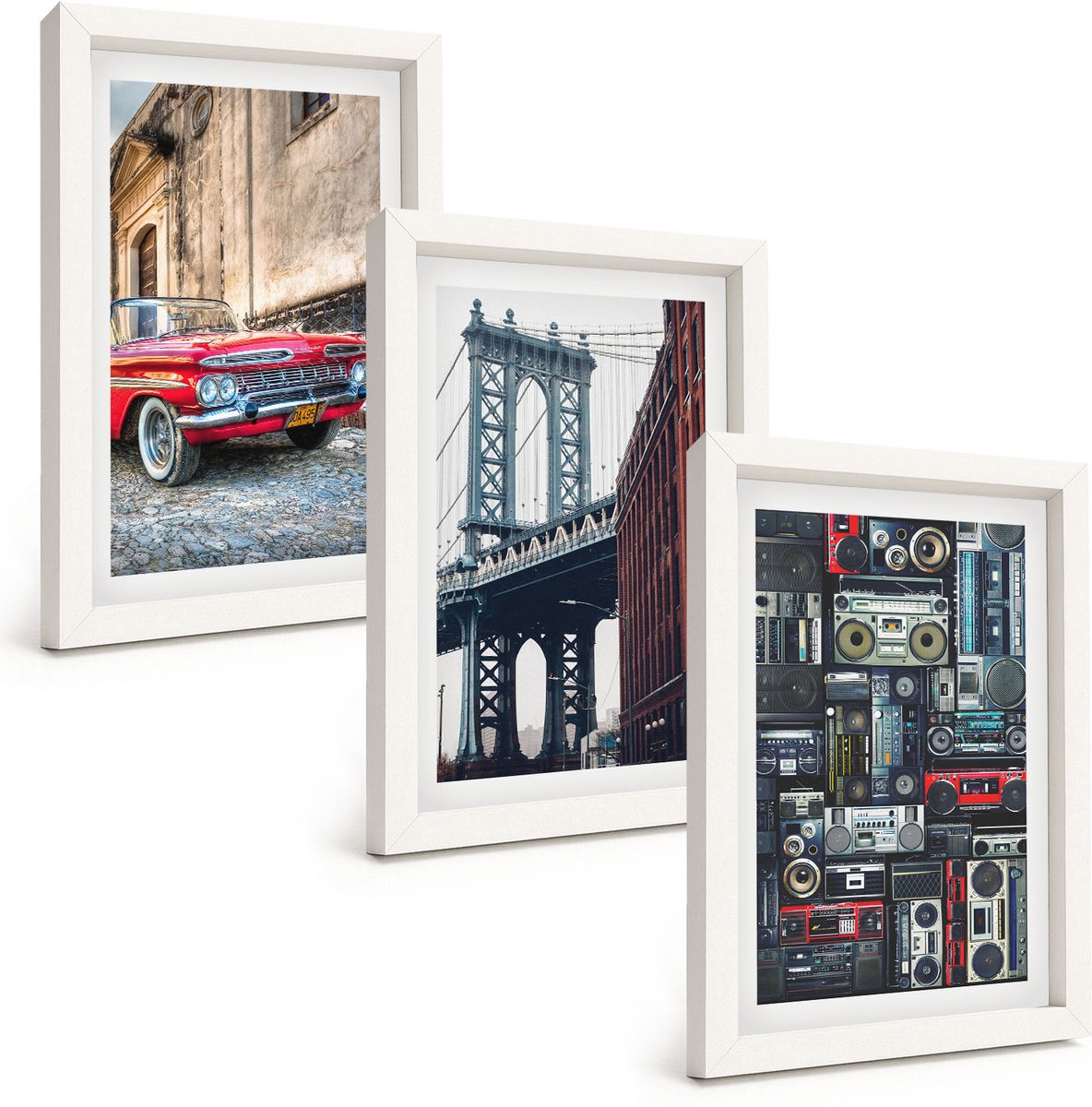 Wallfluent 3-Delige Schilderij Set - Oude Auto Op Straat Bij De Brooklyn Bridge En Retro Audioapparatuur - 20 x 30 - Muurdecoratie - Interieur Decoratie - Stijlvolle Muurdecoratie