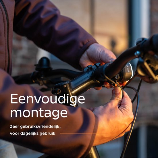 AXA On USB fietsverlichting set – Oplaadbare koplamp en achterlicht – 30 lux koplamp – Geschikt voor dagelijks gebruik — afbeelding 3