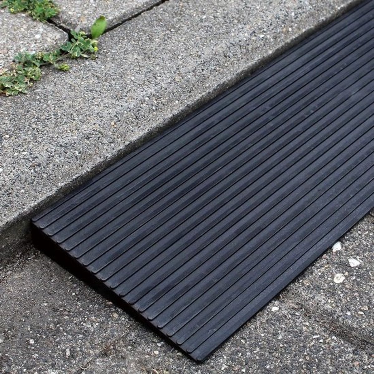Deurdrempel voor rolstoelen en rollators - rubberen anti-slip drempel 20x150x900mm