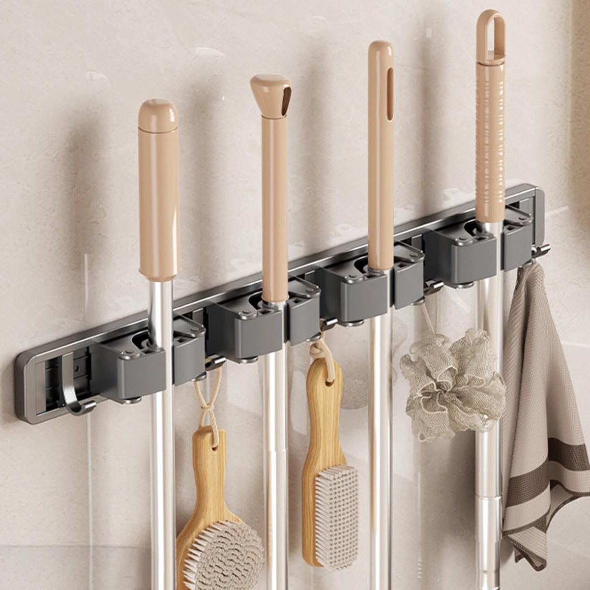Opbergrek voor Bezems en Dweilen - Wandmontage - voor Wasruimte, Keuken, Tuin & Garage - grijs - 4 Klemmen + 5 Haken - 1 Set