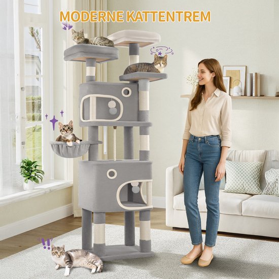 Moderne grijze kattenkrabpaal met meerdere plateaus, mandjes en zitjes, met een vrouw en drie katten.