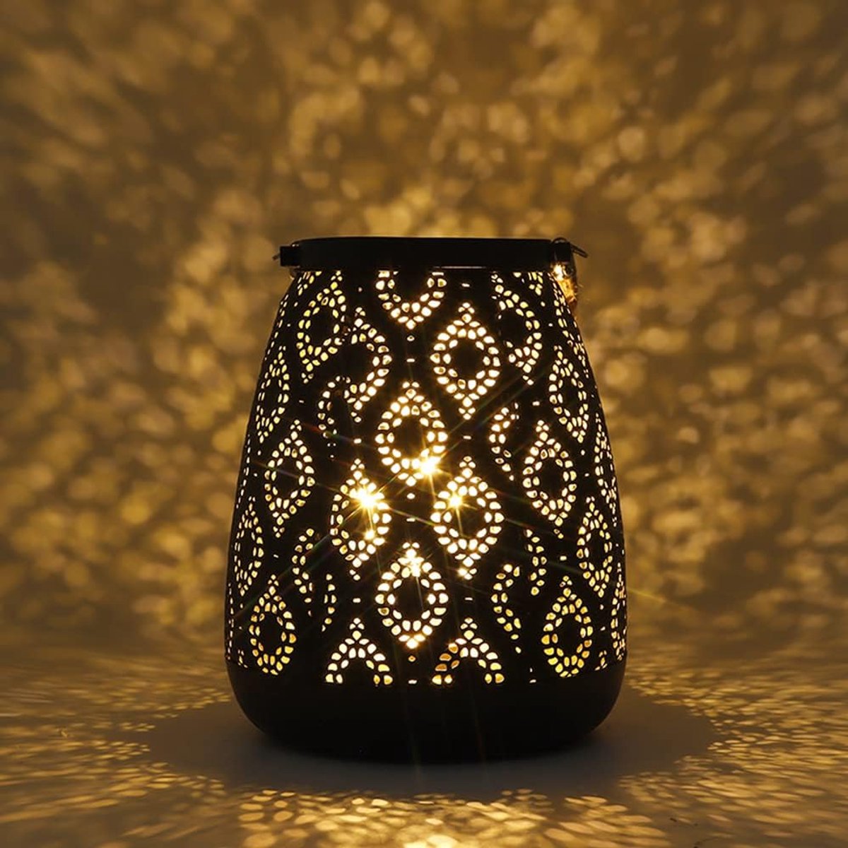 SnelShoppen - Vintage Marokkaanse Stalen Tafel Lamp op Batterij - 23cm Hoge Decoratieve Draadloze Lantaarn voor Woonkamer, Tuin, Patio, Feesten en Eve