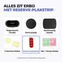 Een overzicht van de inhoud van de verpakking: magnetische houder, ronde en rechthoekige plaatjes, beschermfolies, reserve plakstrip en doekjes.