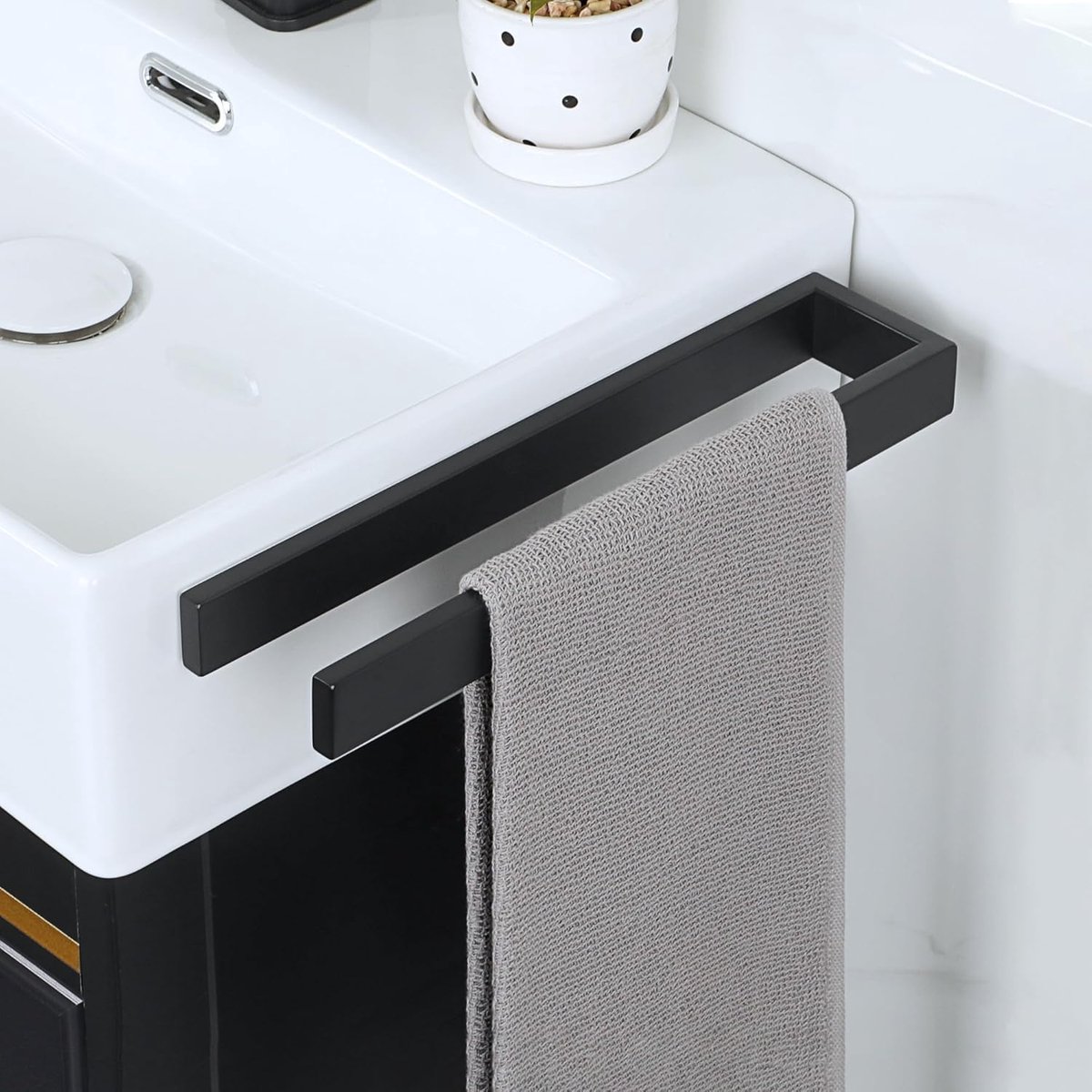 SnelShoppen - Self Adhesive Towel Rack 30CM Zwart Wandmontage Handdoekhouder SUS304 RVS Zonder Boren Ideaal voor Badkamer Keuken