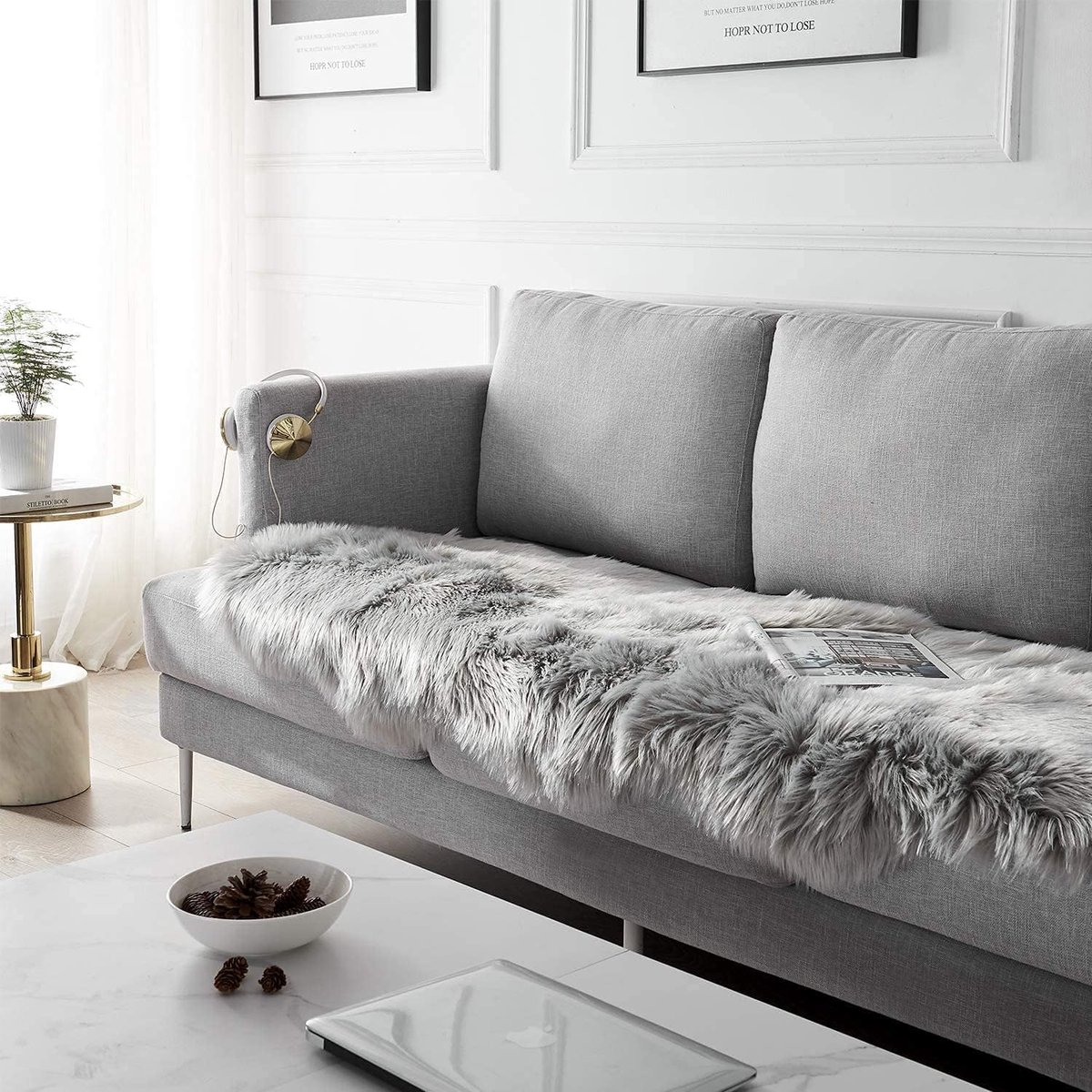SnelShoppen - Faux Lamsvacht Tapijt, Schapenvacht Imitatie, Kunstbont Superzacht Langharig Bontlook Bedkleed en Bankmat Grijs 60 x 160 cm voor Woonkam