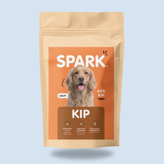 Spark Adult Kip hondenvoer zak met hond.