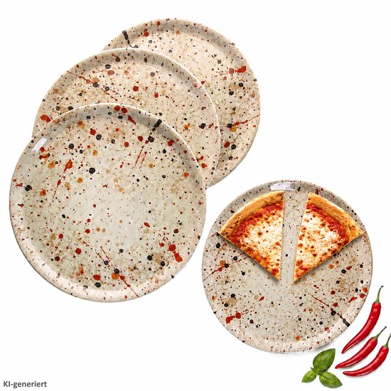 Pile d'assiettes à éclaboussures, avec deux parts de pizza Margherita et des poivrons.