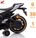 Detail van de witte elektrische Honda CBR 1000RR kinder motorfiets: 1 motor, 35 Watt, 5 km/u.
