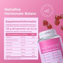 Supplementinformatie voor NUTRAFINE Hormonale Balans gummies, met 138g per fles, 60 gummies, en een tabel met actieve ingrediënten per 2 gummies.
