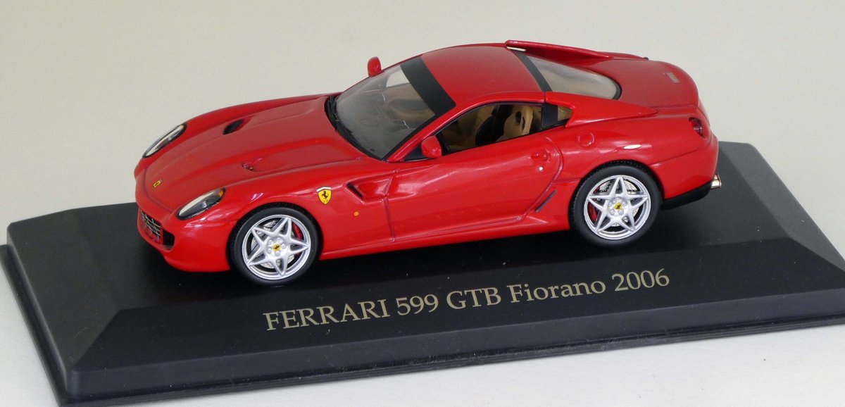 Modelauto Ferrari 599 GTB Fiorano 2006 red - Schaal 1:43