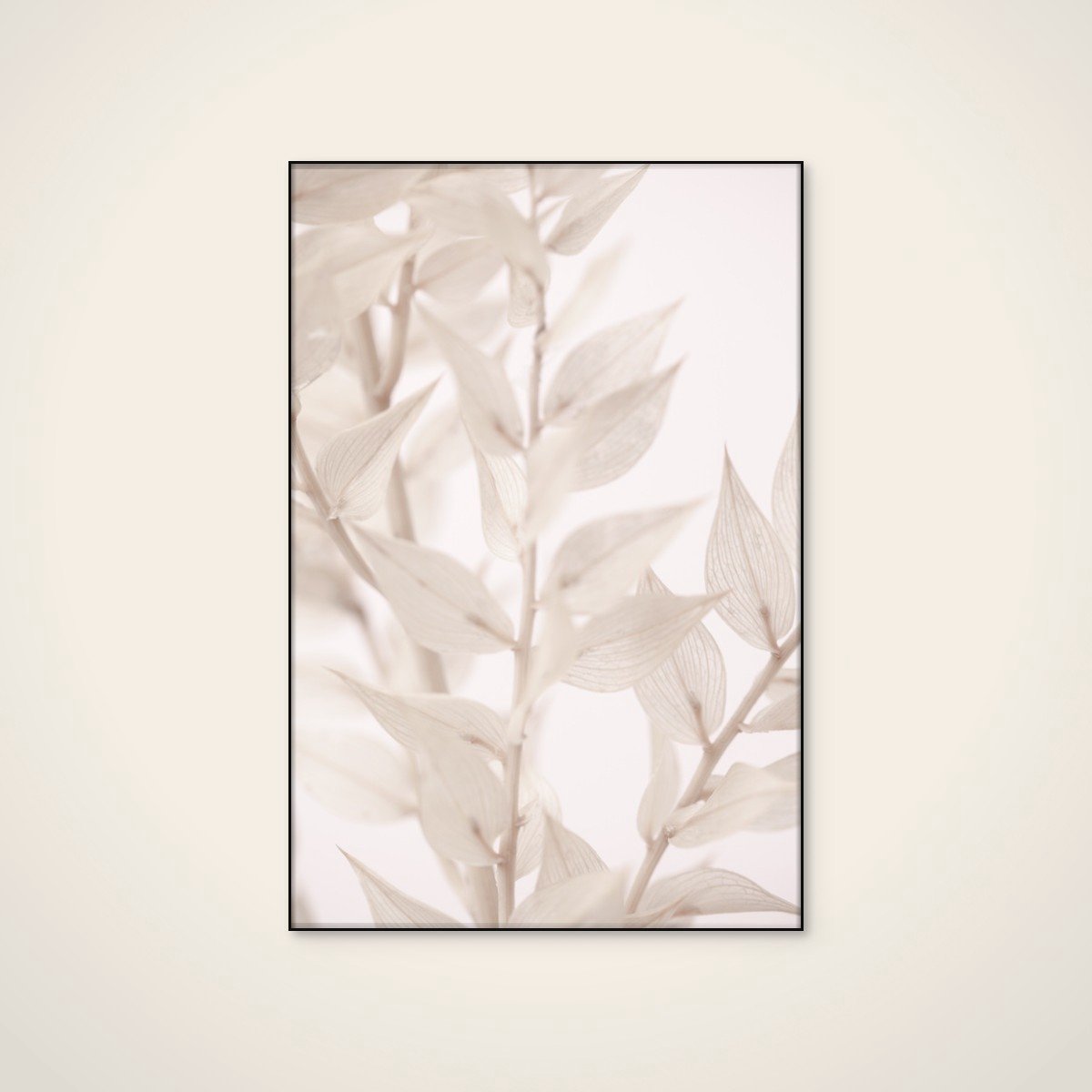 Akoestisch schilderij - 80 x 120 cm - Delicate White Leaves van Pictufy Studio III - Abstracte wanddecoratie - zwart textielframe