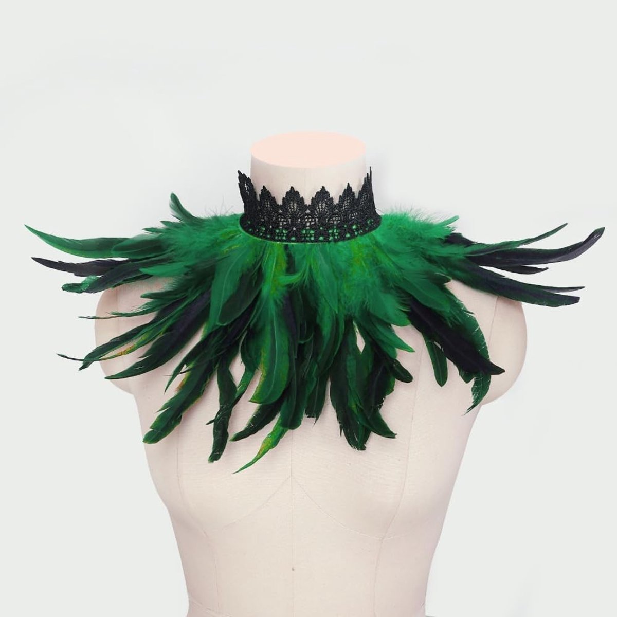 Gothic Schoudercape met Veer en Kraag voor Halloween Cosplay en Feestkleding - Groene Epaulet Accessoire voor Vrouwen