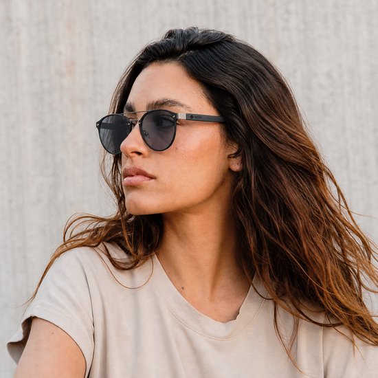Wooda® Zonnebril Rond - Donker zwart metaal frame - Gepolariseerd - Wooda Cala Roja Gun Gris van Wooda — afbeelding 4