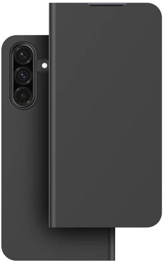 Zwarte Samsung Wallet Cover voor de Samsung Galaxy A57 (5G) telefoon, met drievoudige camera aan de achterkant.
