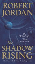 Boekomslag van The Shadow Rising, deel vier uit The Wheel of Time van Robert Jordan. Met "Nu een originele serie op Prime Video"