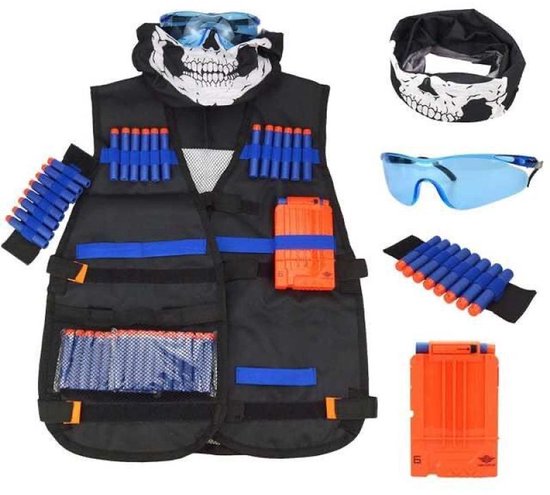 Zwart tactisch vest met blauwe en oranje accenten, gefotografeerd met bijpassende accessoires.