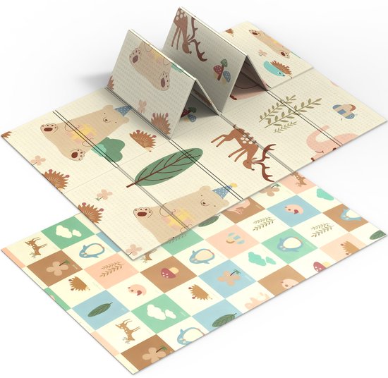 Dubbelzijdig speelkleed met dierenprints: beren, herten, egels en olifanten. Gevouwen in een zigzagpatroon.