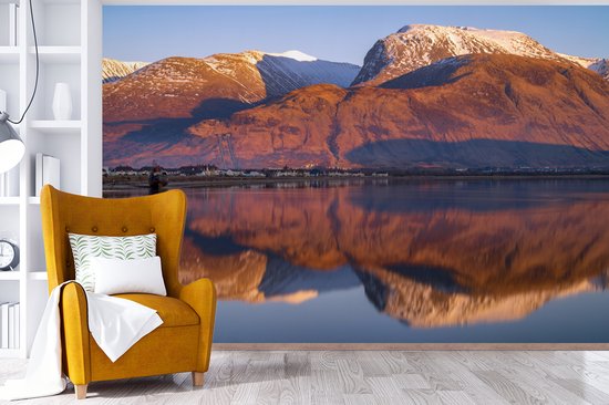 Papier peint photo vinyle - Reflet du Ben Nevis dans l'eau largeur 360 cm x hauteur 240 cm - Tirage photo sur papier peint (disponible en 7 tailles)