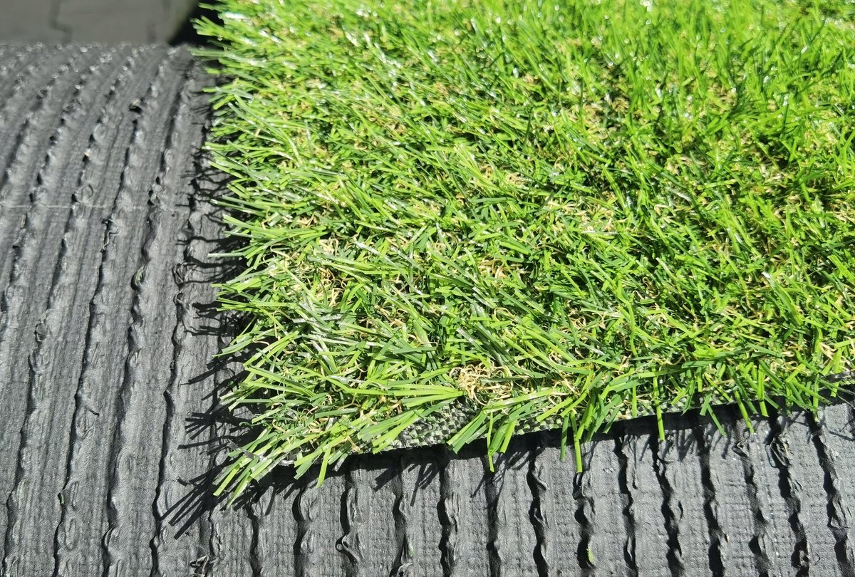 Merkloos Kunstgras Dik 20mm voor Balkon, Terras en Tuin - Breed 3m