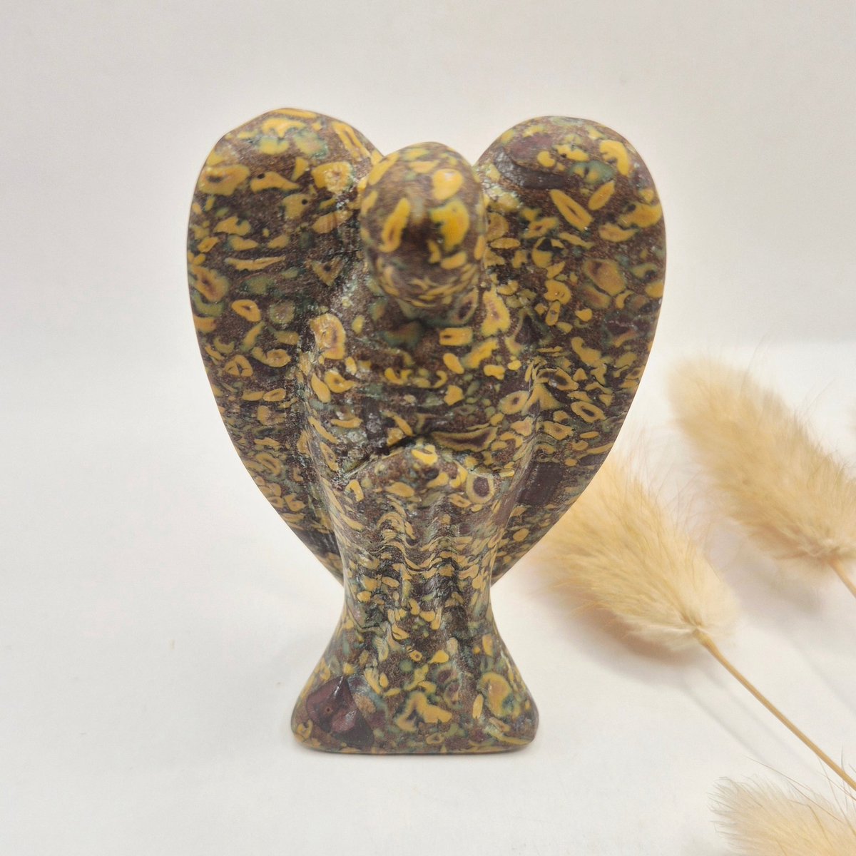 Leopard Skin Jasper Engel – Handgesneden Edelsteen Beeldje (8 cm)