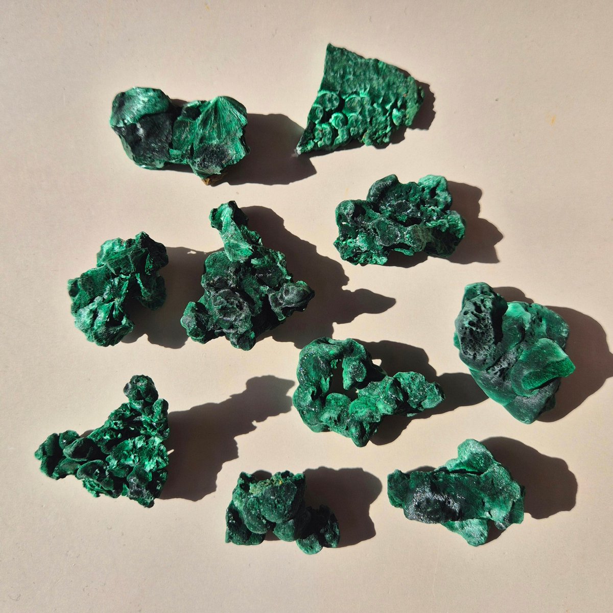 Velvet Malachite Cat Eye – Ruwe Cluster 15-30gram