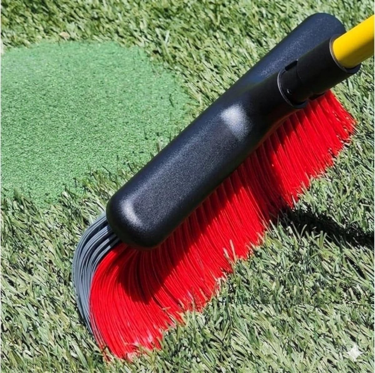 Borstel voor Kunstgras - Handzaam en Effectief - Rood en Grijs