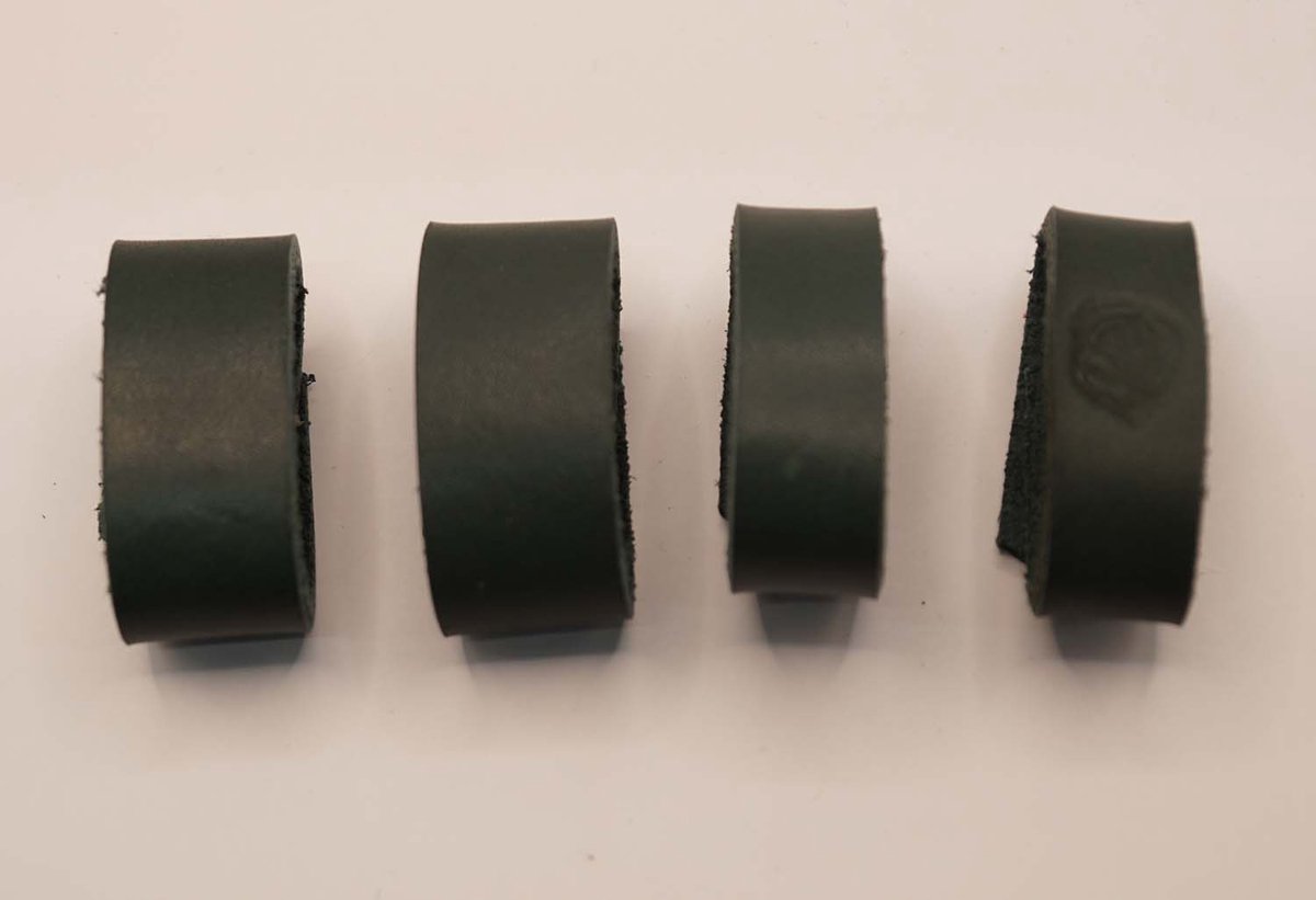 4 Lederen riem lusjes voor broekriem van 4 cm breed 2x uni donker groen, 2x donker groen rozen - riem lusjes donker groen - lusje voor aan donker groen riem - riem lusje vervangen omdat die verloren is - riem repareren met nieuw lusje