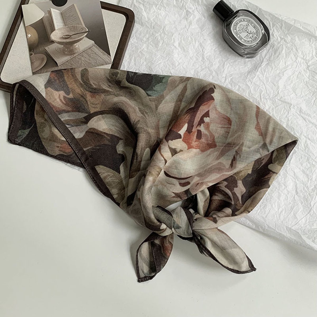 Dubbelzijdige patroon sjaal - kleine vierkante sjaal - het hele jaar door bruikbaar - veel draagmanieren - decoratieve omslagdoek-68*68cm-Rozenverhaal
