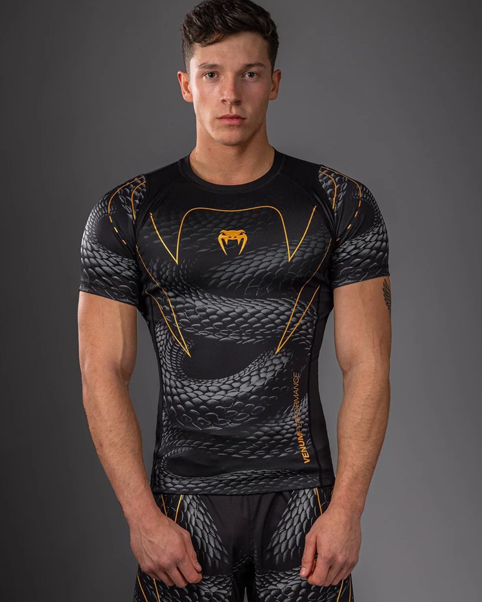 Venum Matupa Rashguard – Zwart/Grijs/Goud | Premium compressietop voor MMA, Grappling & Kickboksen - M