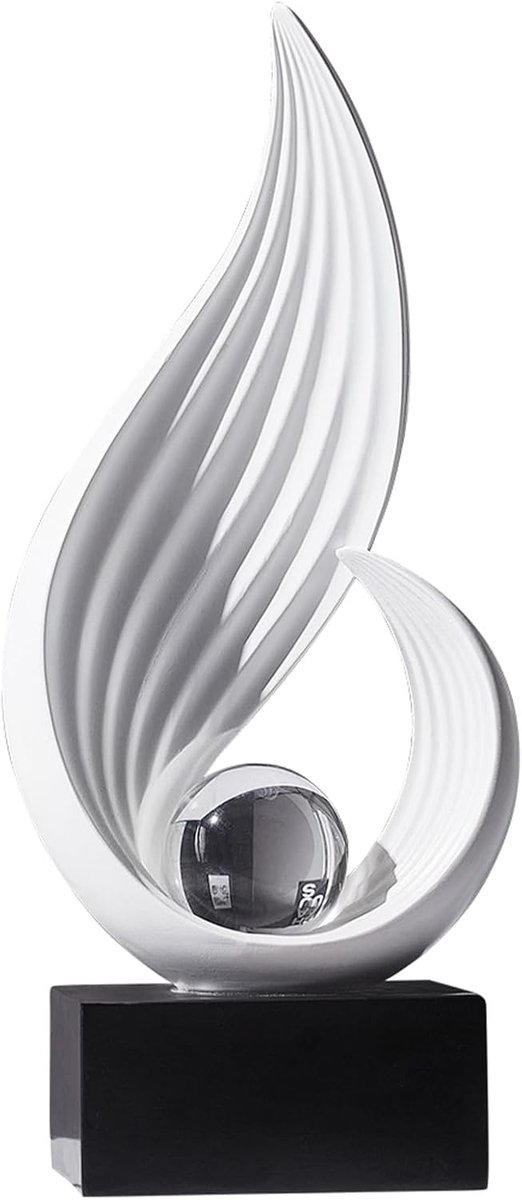 Moderne abstracte kunst sculpturen voor eetkamer en kantoor, gouden tafel accenten, witte plank decor en unieke hars sculptuur als middelpunt voor salontafel en open haard decor