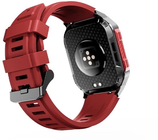 Achterkant van een rode smartwatch met een zwart, koolstofvezel-achtig patroon en sensoren.