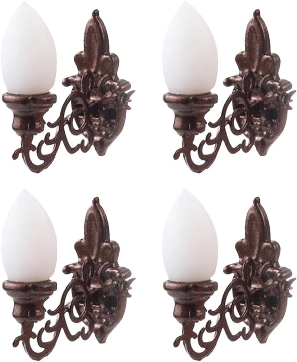 4 Stuks Mini Wandlampen 1:87 voor Poppenhuis, DIY Sandtafel Model Verlichting, ABS Materiaal, Koffiekleur, Witte Lichtbron voor Scene Decoratie en Mos Micro Landschap